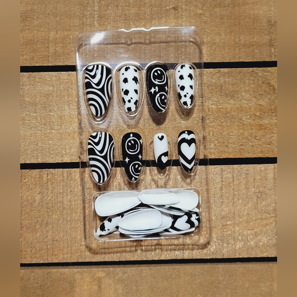 Boutique Press On Nails